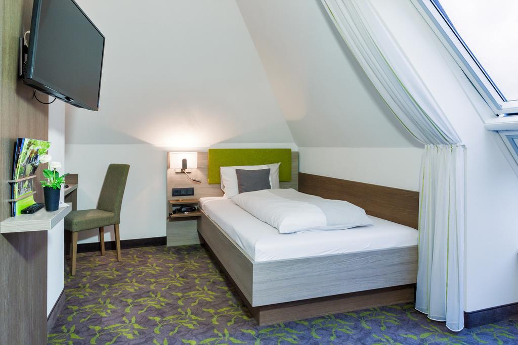 Hotel Hotel 3*